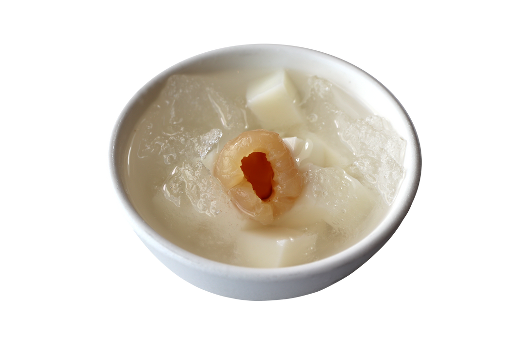 ALMOND JELLY W/LYCHEES